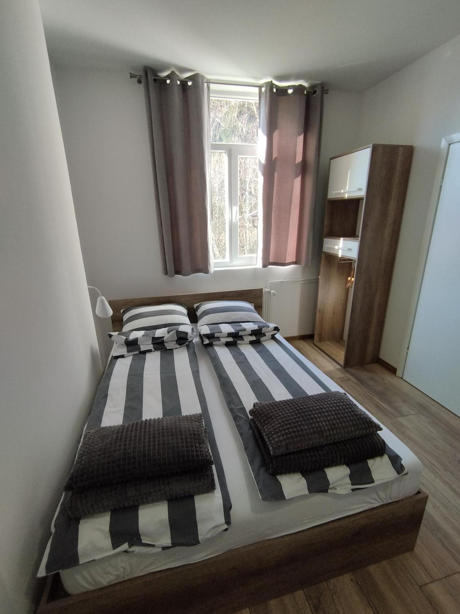 Exit Apartment *